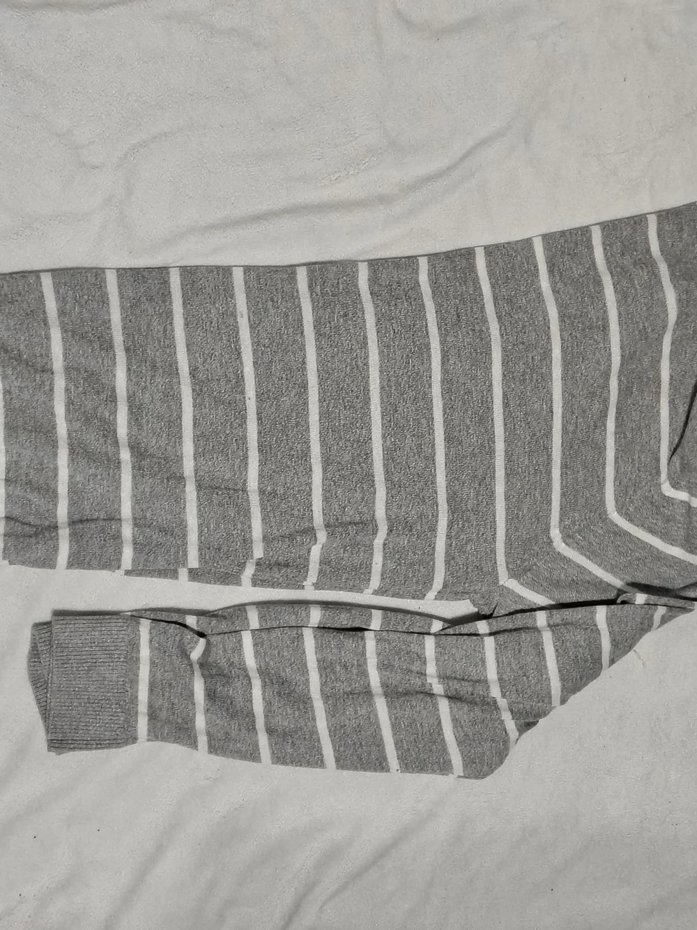 Hollister Men's Heather Gray Crewneck Sweater